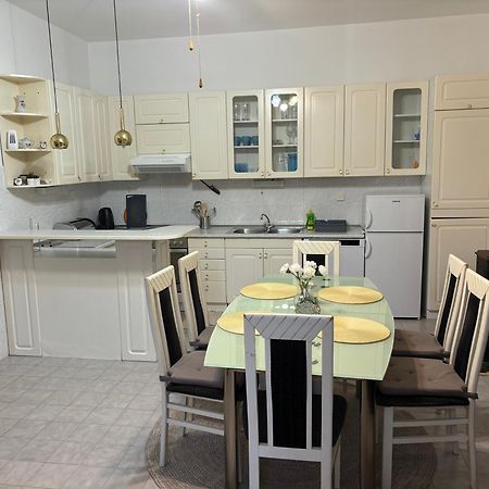 Apartments Renata Pucisca Luaran gambar